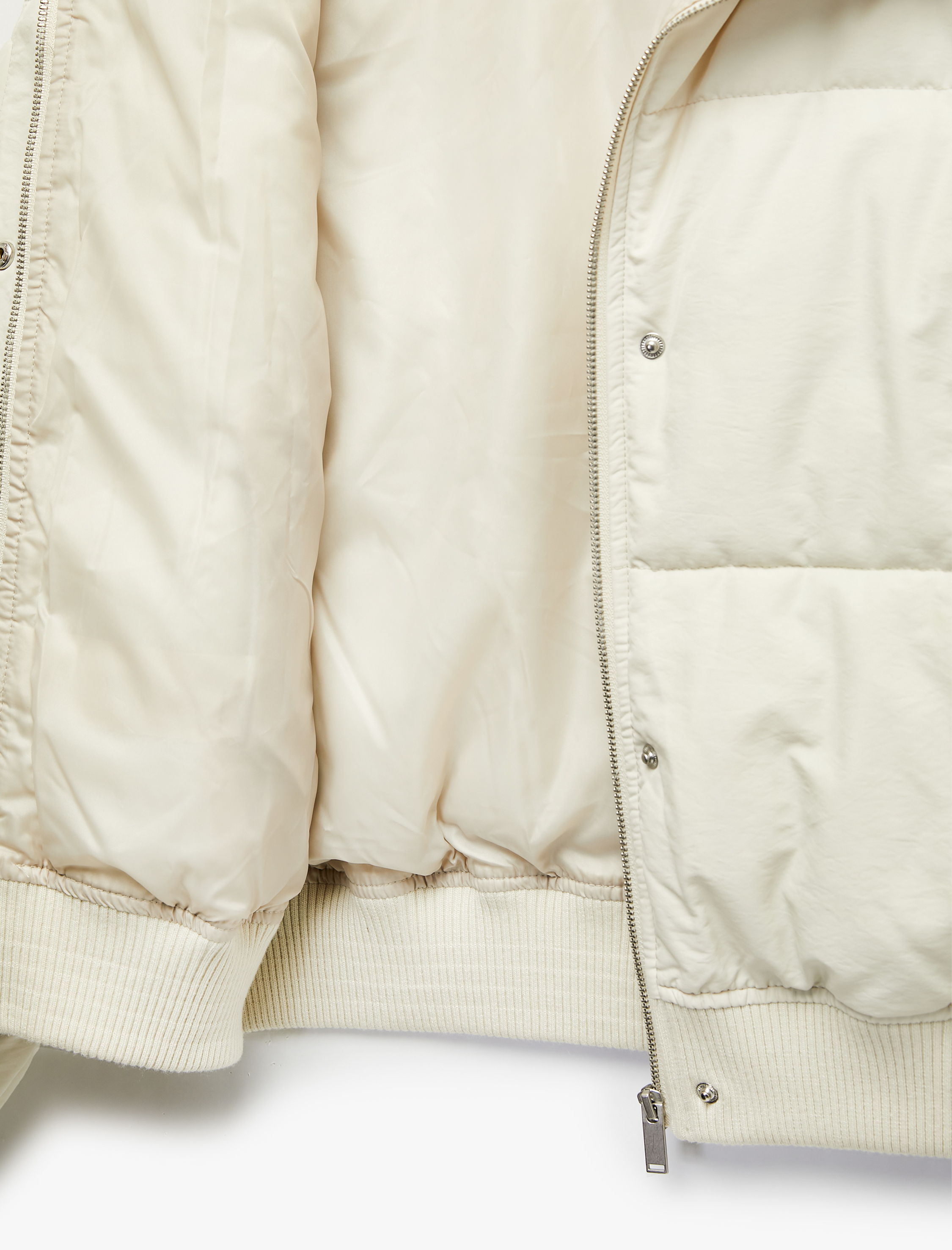 Fermuarlı Cep Detaylı Uzun Kollu Geniş Yaka Anorak Şişme Mont