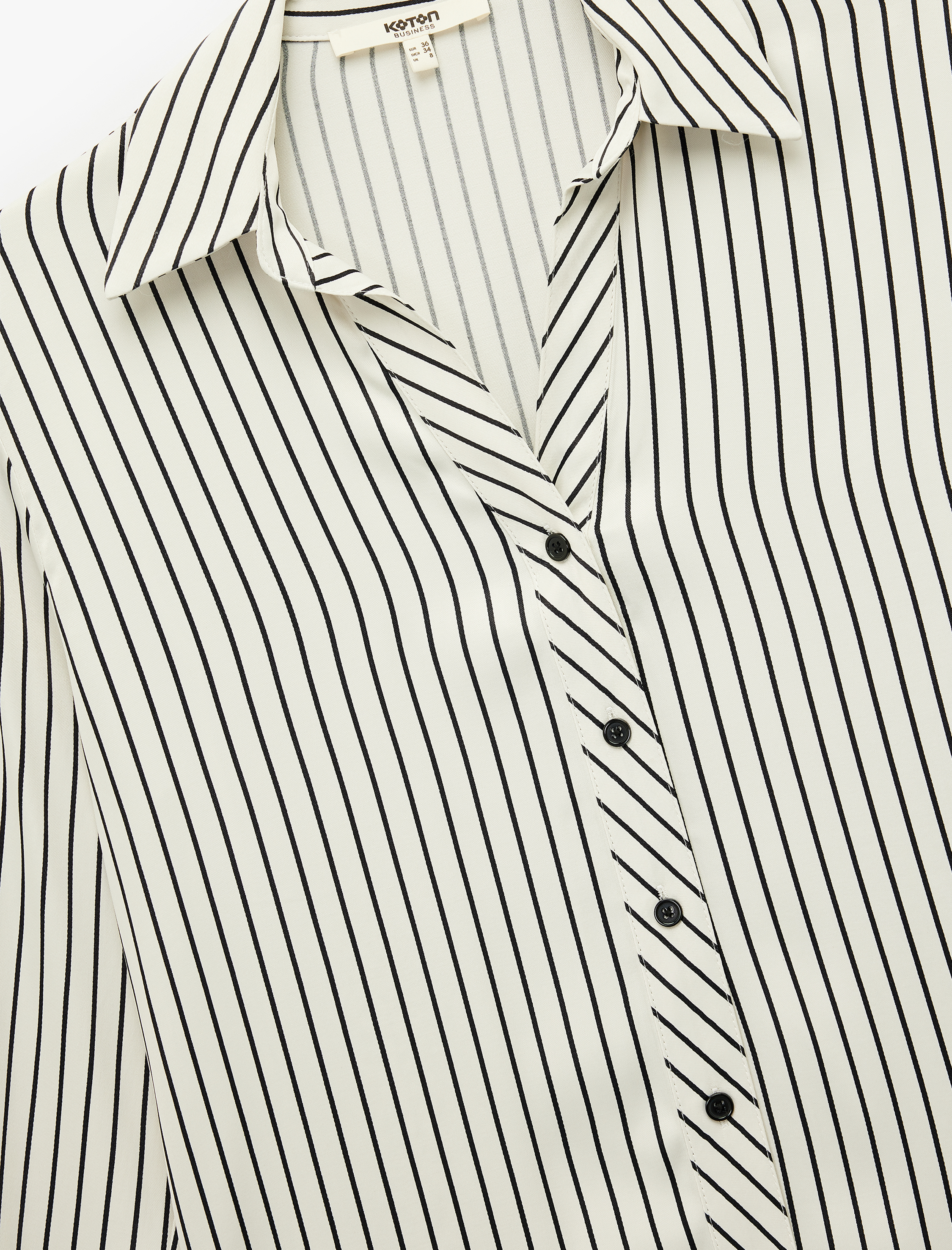   Regular Fit Uzun Kollu Düğmeli Viskon Gömlek