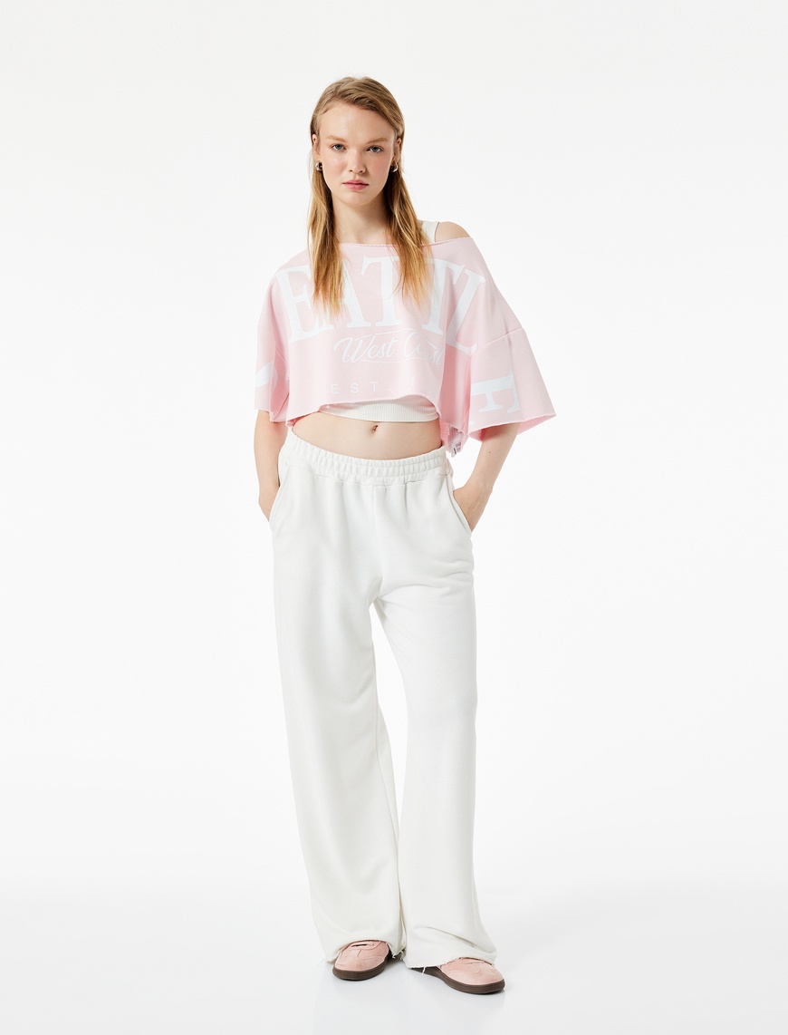 Pembe Kısa Kollu Omzu Açık Baskılı Oversize Crop Tişört