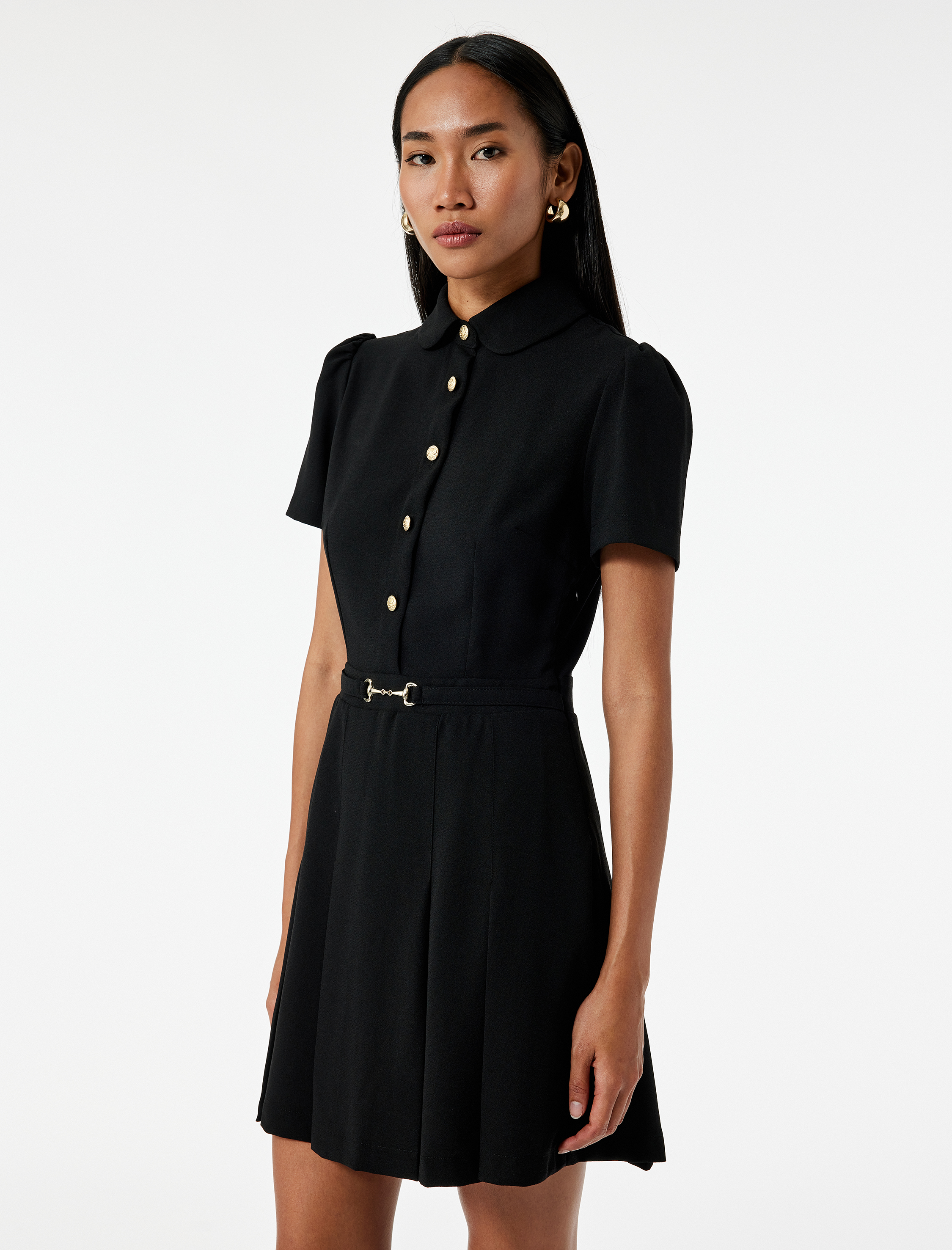   Metal Aksesuarlı Düğmeli Kısa Kollu Polo Yaka Pileli Mini Elbise