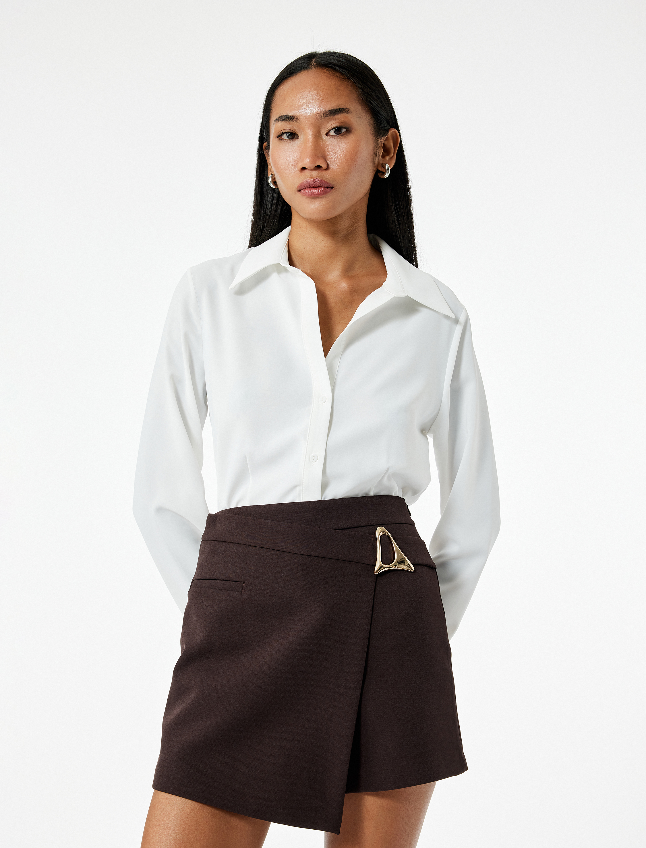   Metal Aksesuar Detaylı Mini Kruvaze Şort Etek