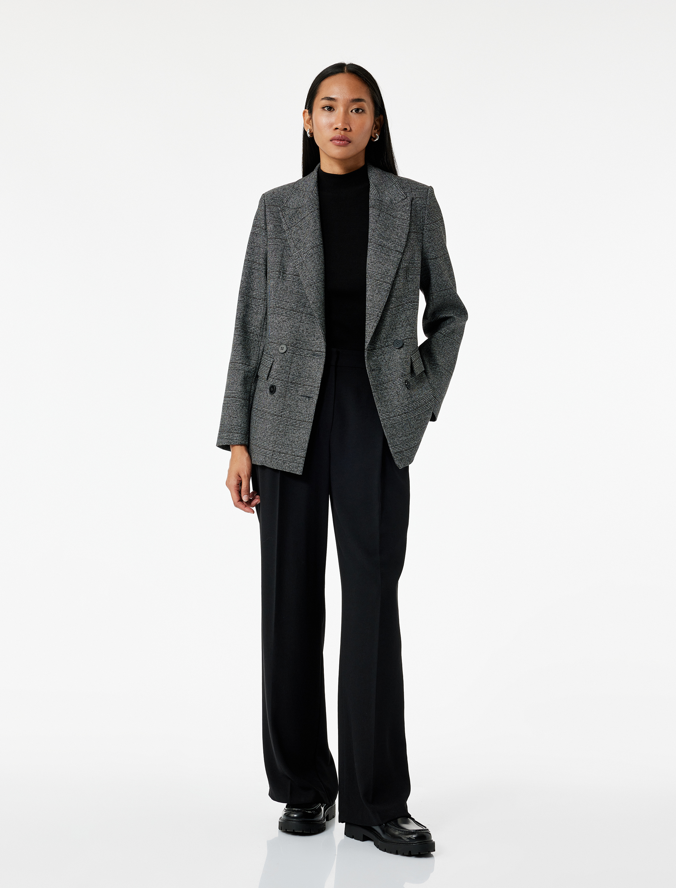   Uzun Kollu Cepli Kruvaze Ekose Blazer Ceket