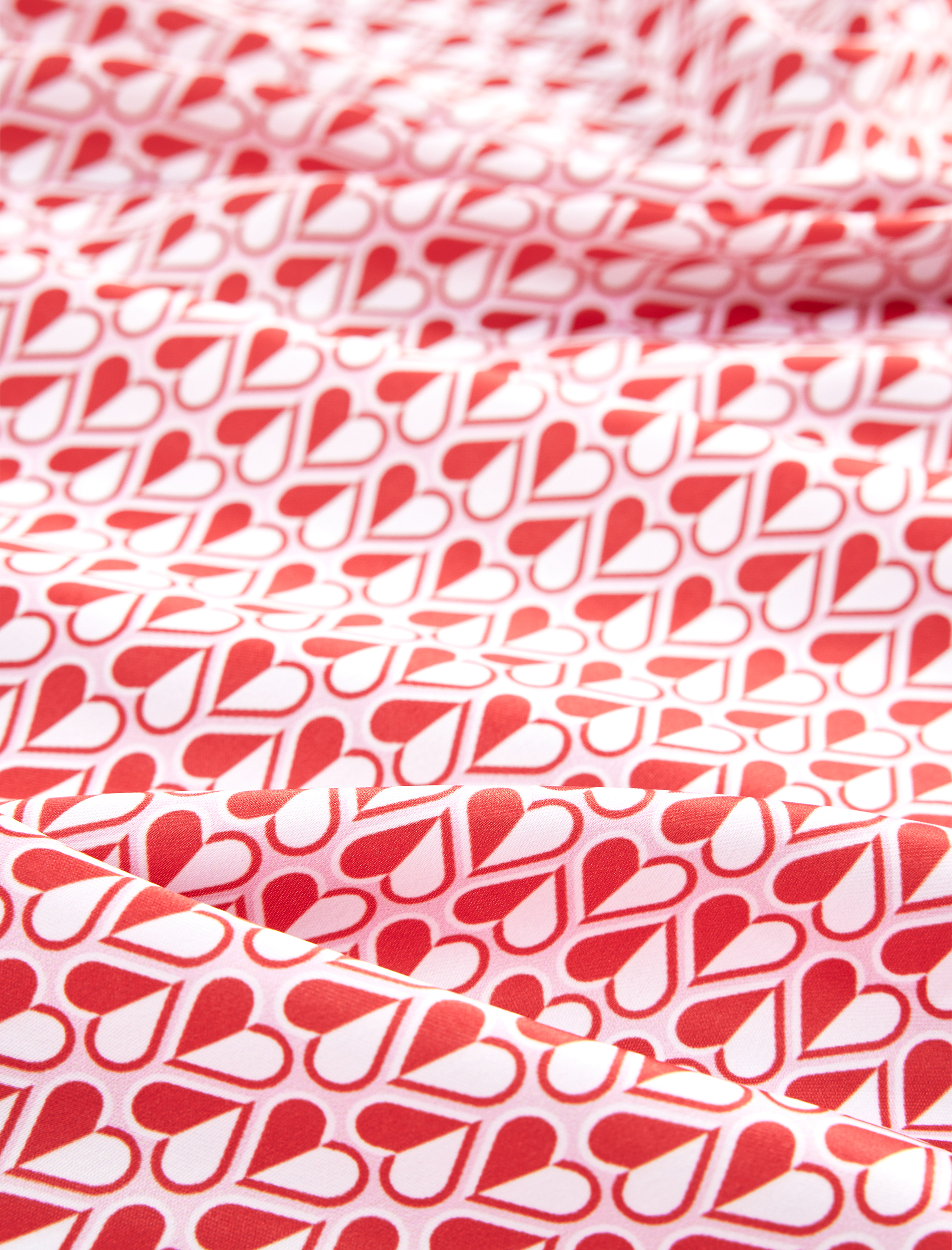  Kadın Kalpli Kare Saten Fular