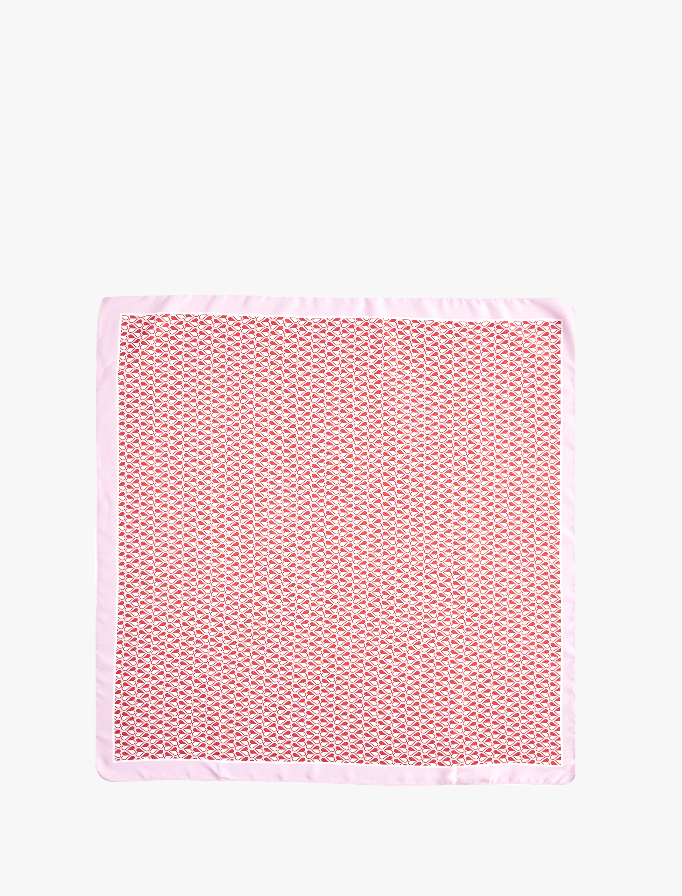  Kadın Kalpli Kare Saten Fular