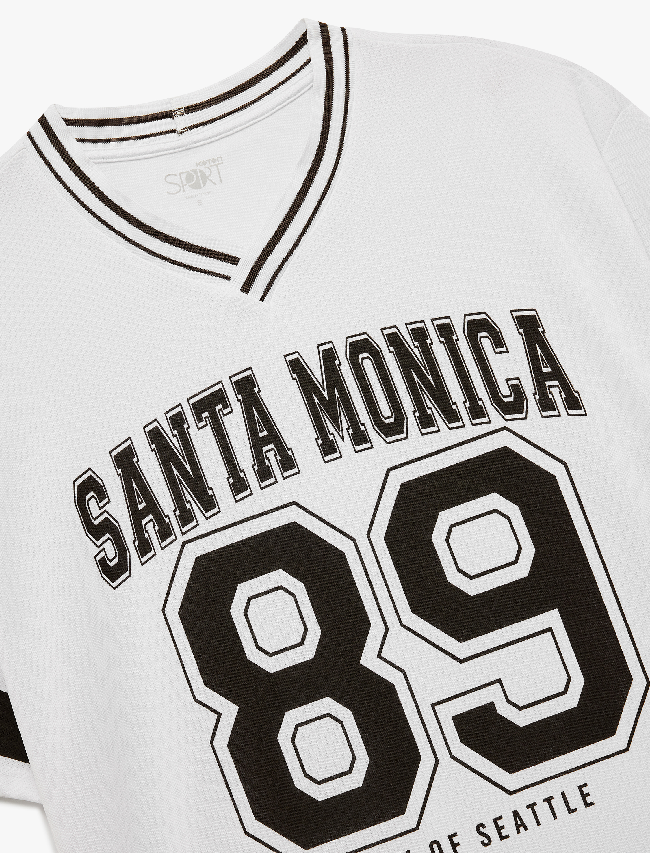   Baskılı Biyeli V Yaka Kısa Kollu Oversize Spor Tişört