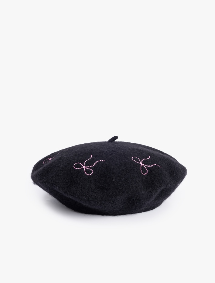 Kadın Fiyonk İşleme Detaylı Ressam Şapka