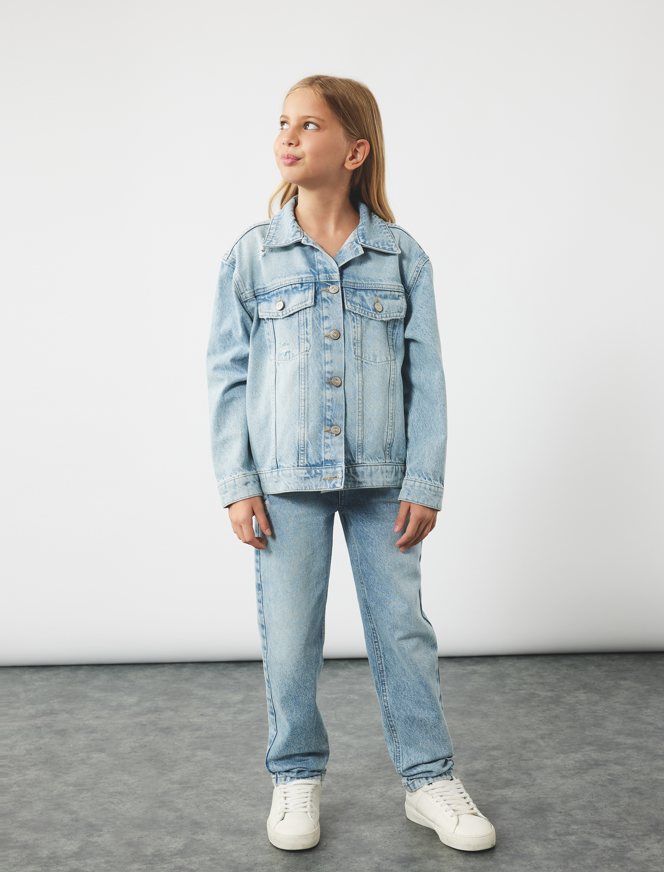  Kız Çocuk Cepli Uzun Kollu Pamuklu Düğmeli Klasik Yaka Denim Ceket