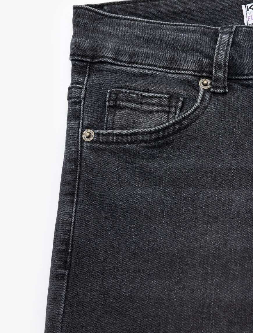   Dar Kesim Düğmeli Pamuklu İspanyol Paça Jean Pantolon - Flare Jeans