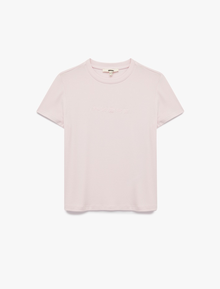  Slim Fit Fiyonk Nakış Detaylı Kısa Kollu Bisiklet Yaka Tişört