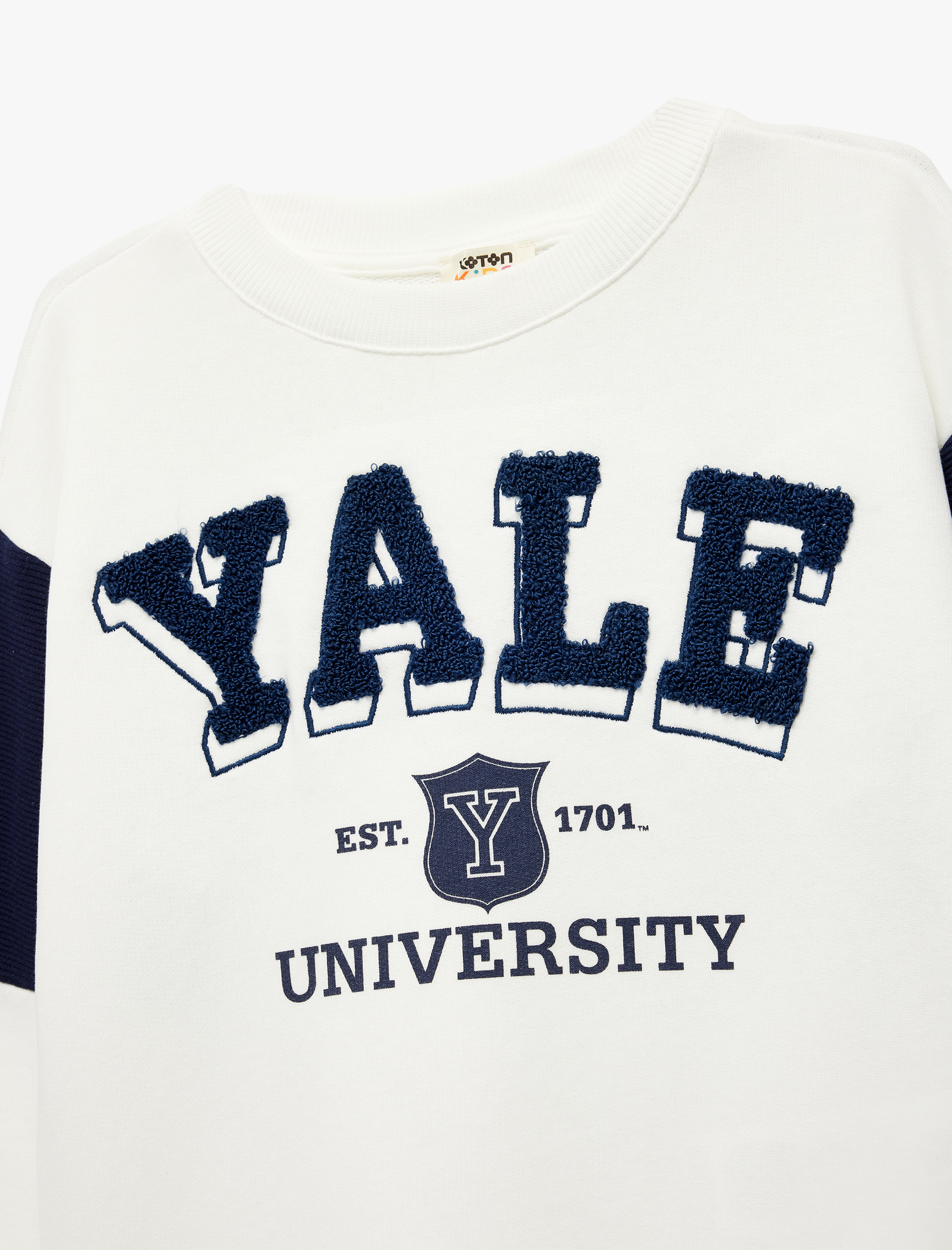  Erkek Çocuk Uzun Kollu Rahat Kesim Bisiklet Yaka Şardonlu Nakışlı Lisanslı Yale Sweatshirt