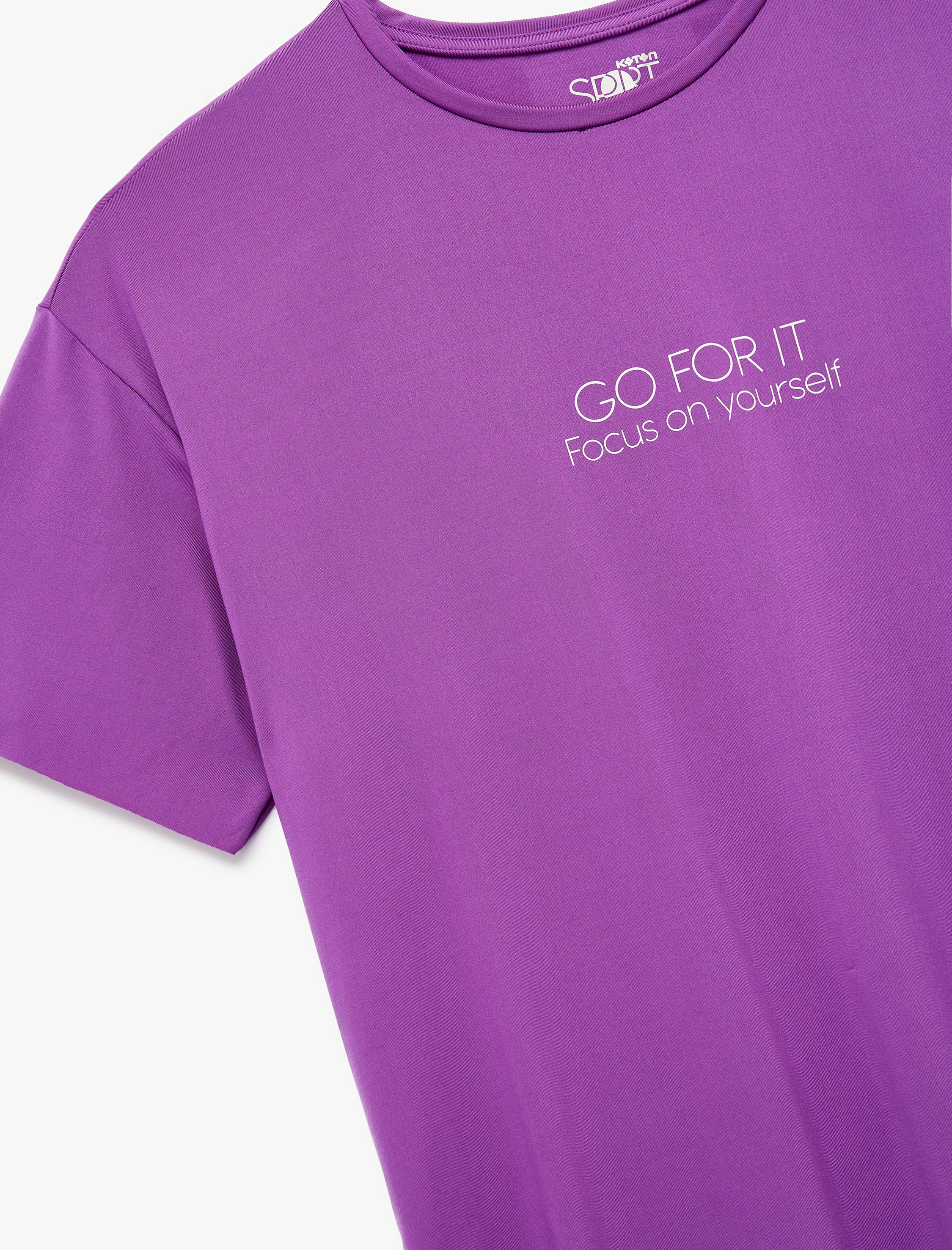   Rahat Kalıp Yırtmaçlı Baskılı Bisiklet Yaka Kısa Kollu Spor Tişört