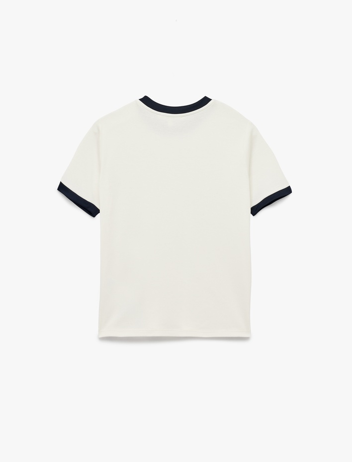 Kontrast Detaylı Kısa Kollu Bisiklet Yaka Düğmeli Tişört