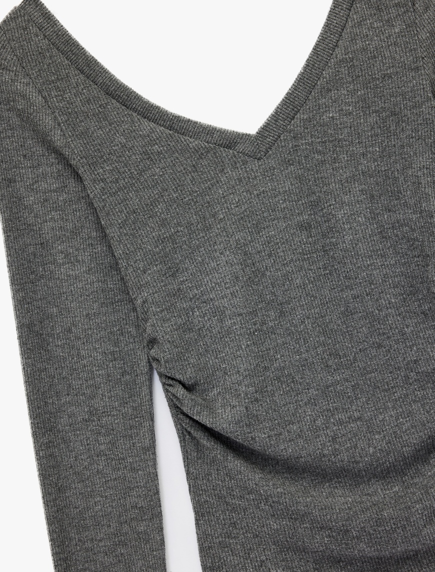   Viskon Karışımlı Slim Fit V Yaka Drape Detaylı Uzun Kollu Tişört