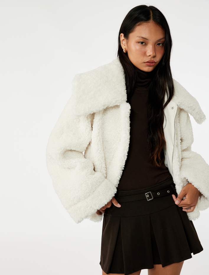  Geniş Yaka Fermuarlı Cep Detaylı Suni Kürk Ceket