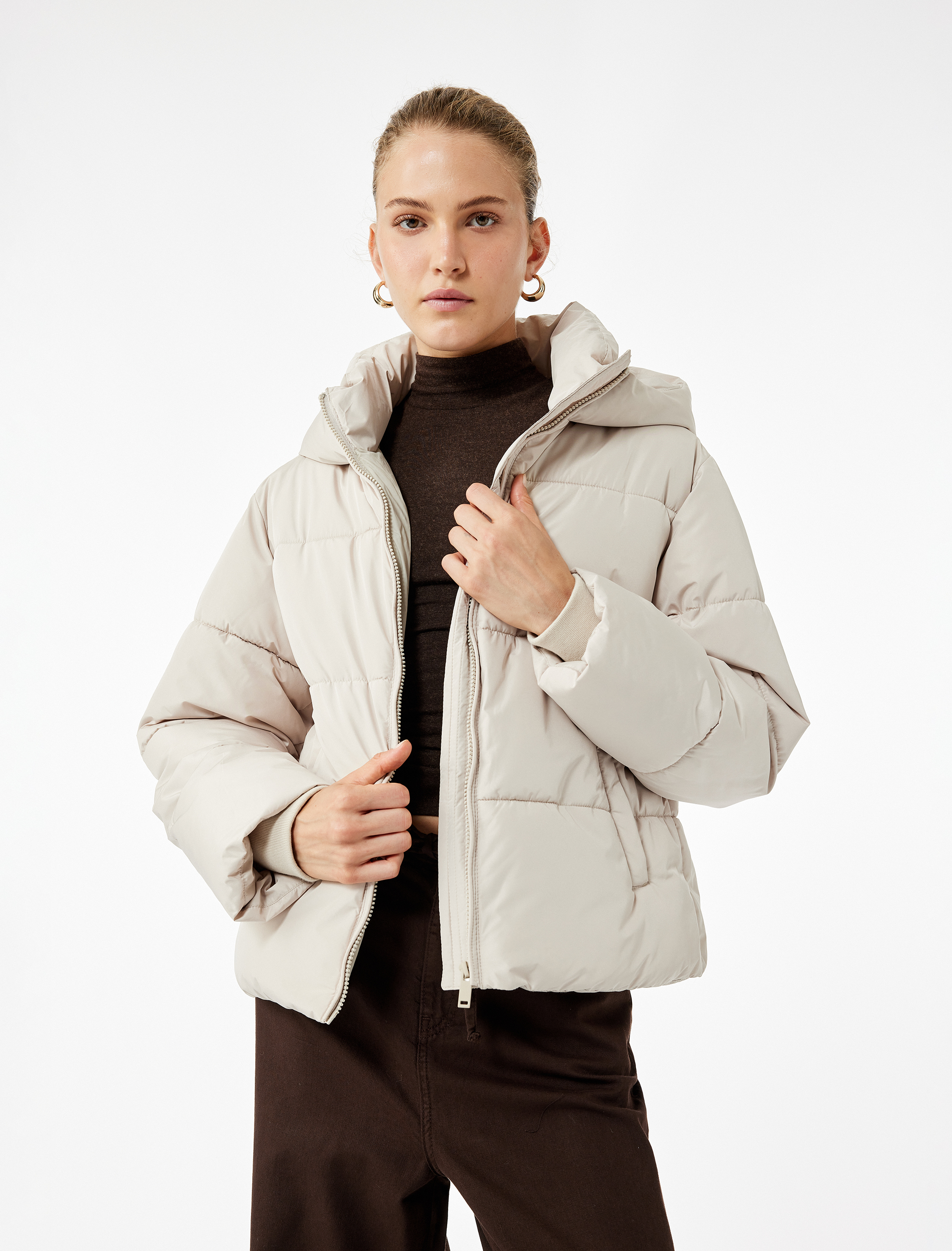   Su İtici Uzun Kollu Cepli Fermuarlı Kapüşonlu Kısa Şişme Mont