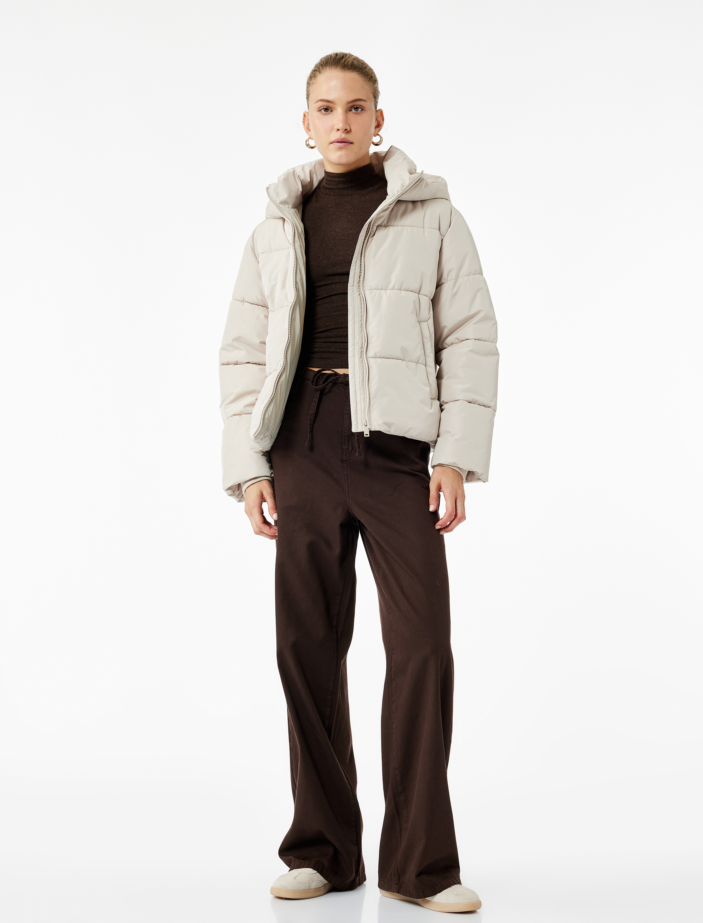   Su İtici Uzun Kollu Cepli Fermuarlı Kapüşonlu Kısa Şişme Mont