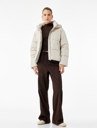 Su İtici Uzun Kollu Cepli Fermuarlı Kapüşonlu Kısa Şişme Mont