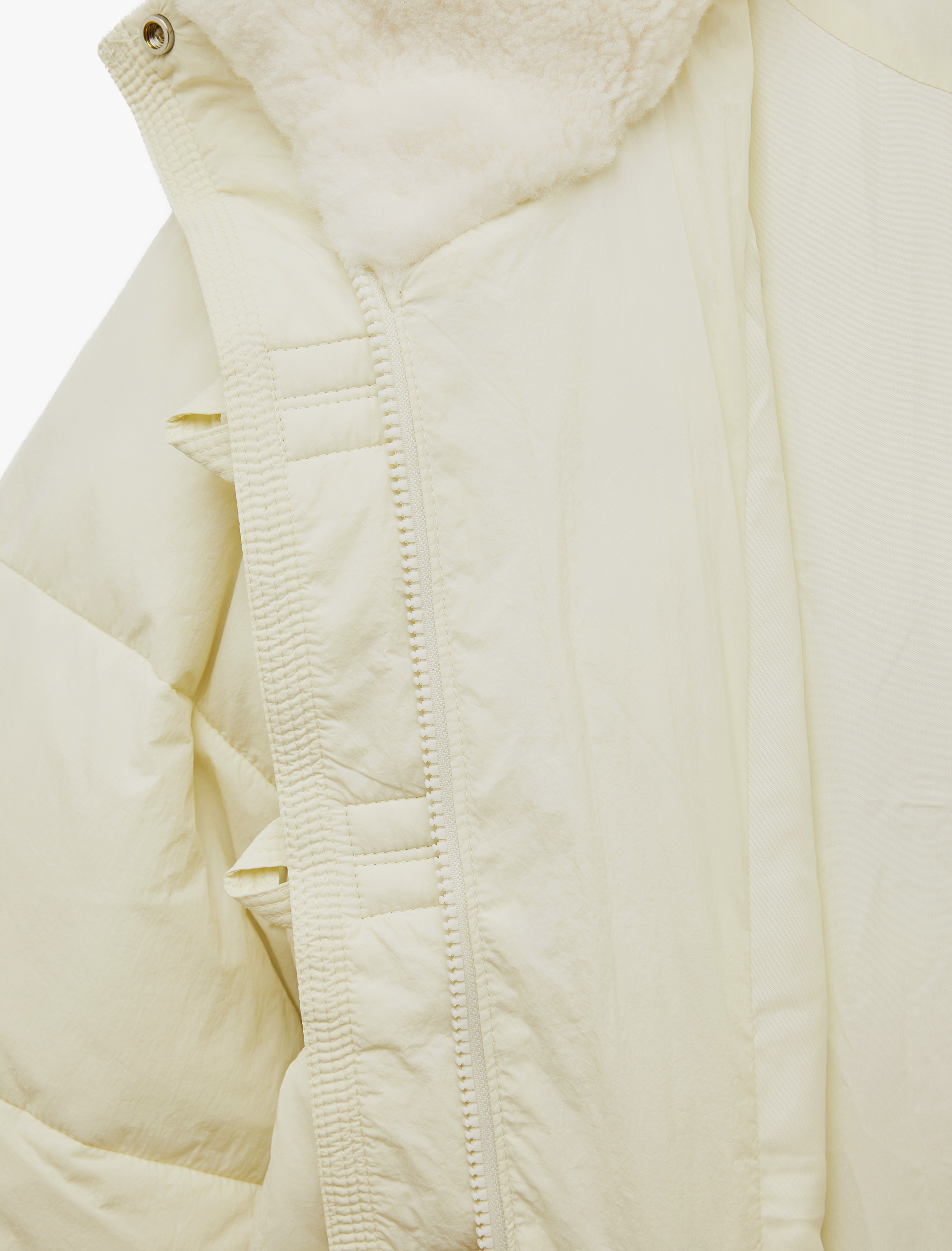   Uzun Kollu Suni Kürk Yaka Fermuarlı Cepli Kapitone Ceket