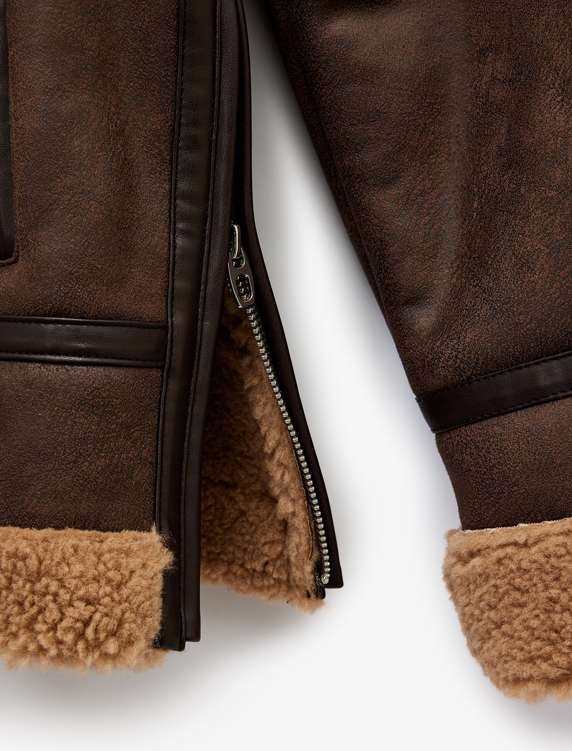   Suni Kürklü Cepli Fermuarlı Deri Görünümlü Biker Ceket