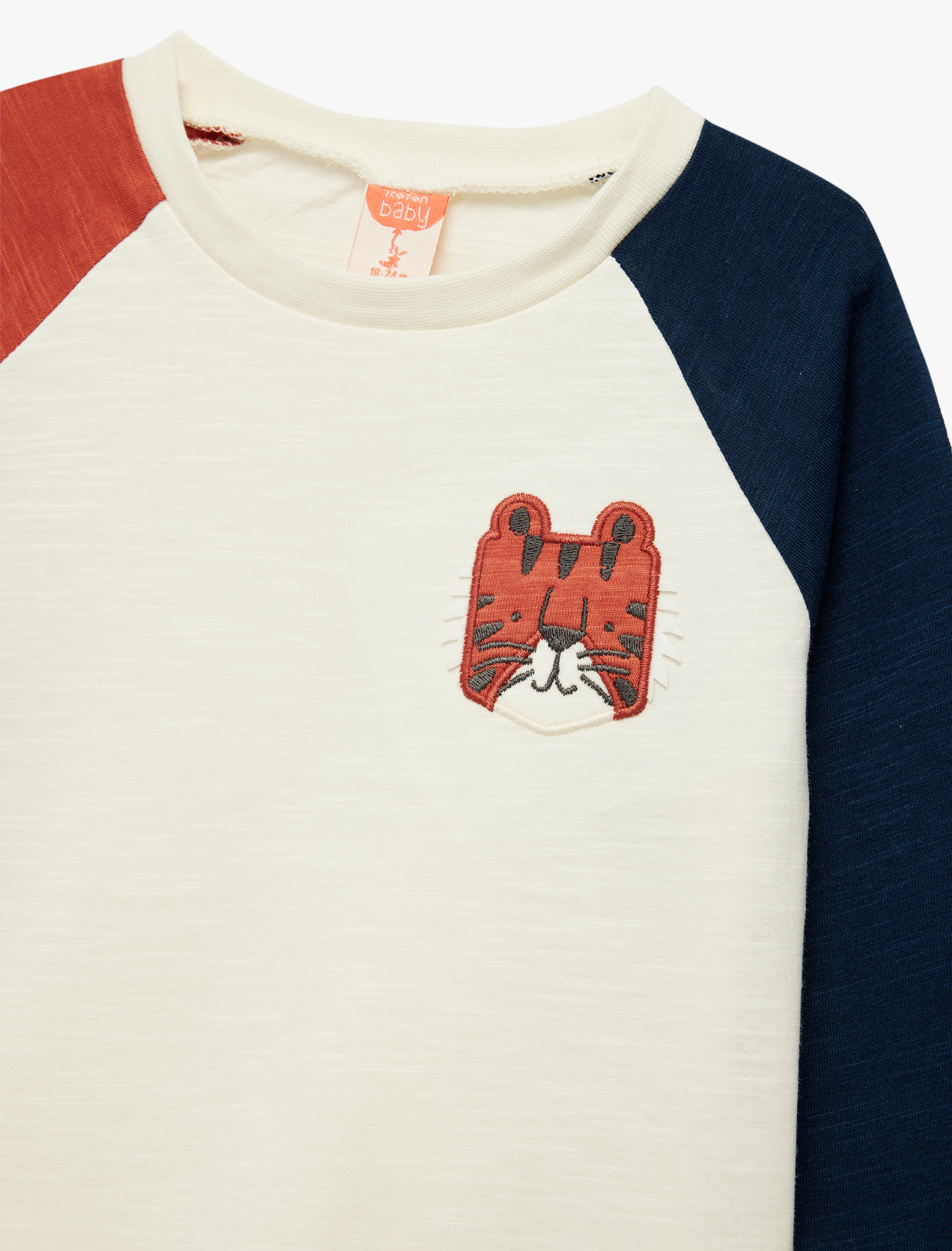  Erkek Bebek Pamuklu Nakışlı Uzun Kollu Renk Bloklu Bisiklet Yaka Tişört