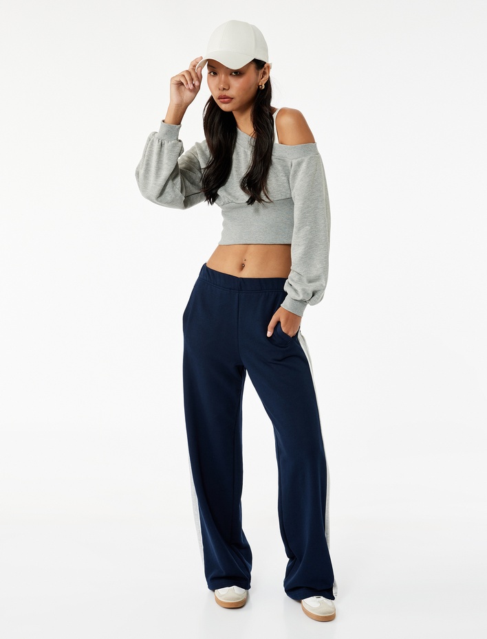  Asimetrik Yaka Omzu Açık Korse Detaylı Uzun Kollu Crop Sweatshirt