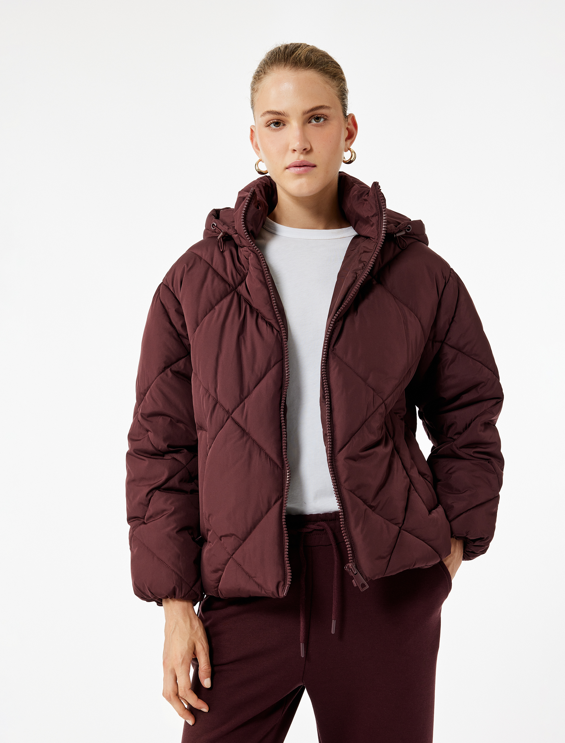 Polar Cep Detaylı Uzun Kollu Fermuarlı Su İtici Kapşonlu Kapitone Mont