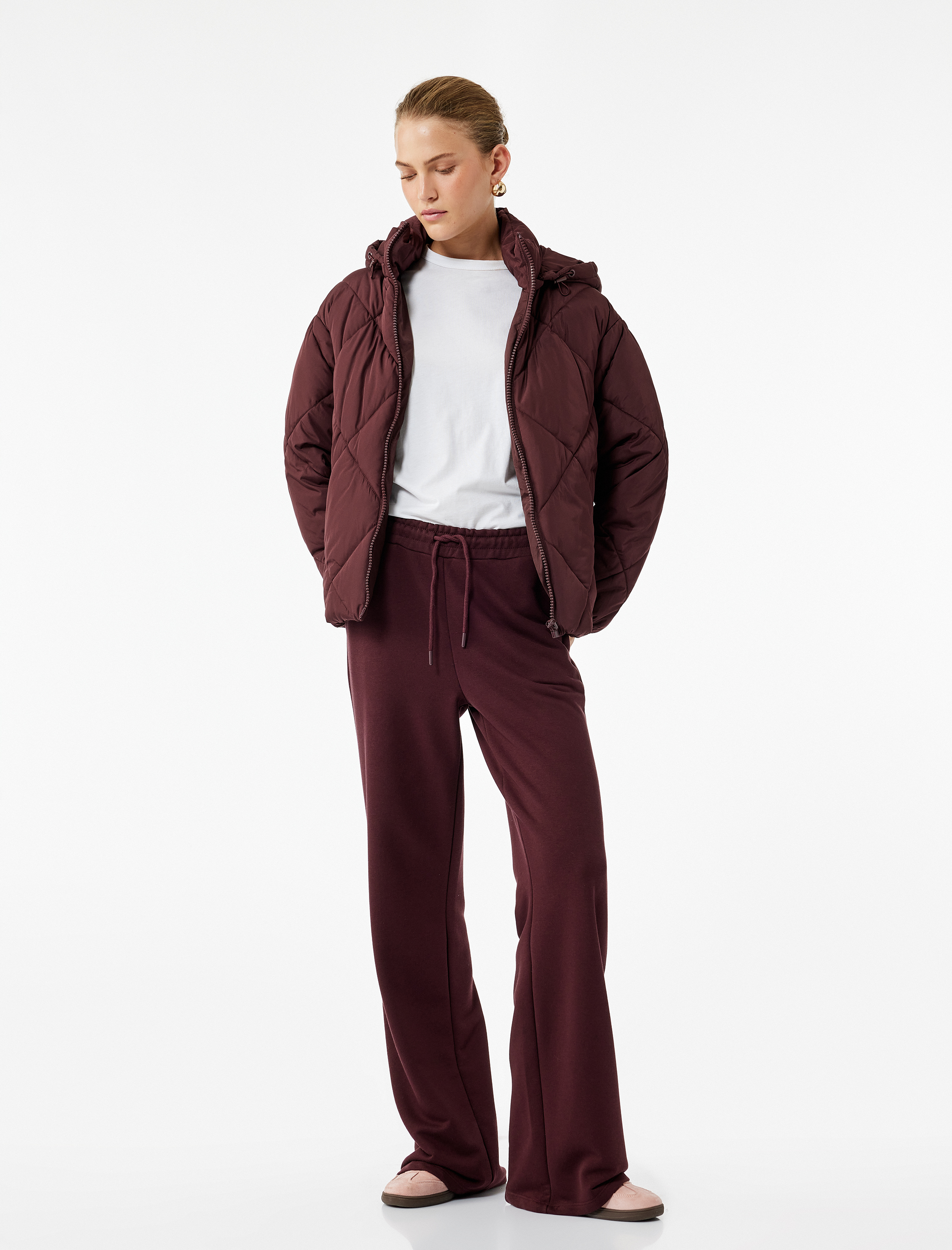 Polar Cep Detaylı Uzun Kollu Fermuarlı Su İtici Kapşonlu Kapitone Mont