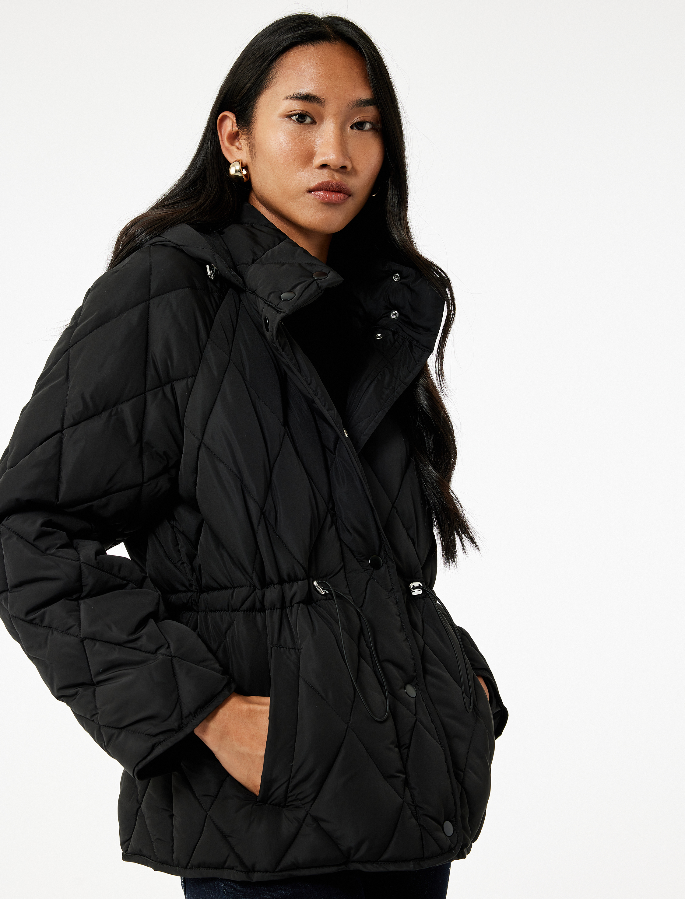   Beli Bağcıklı Uzun Kollu Cepli Su İtici Kapüşonlu Kapitone Şişme Mont