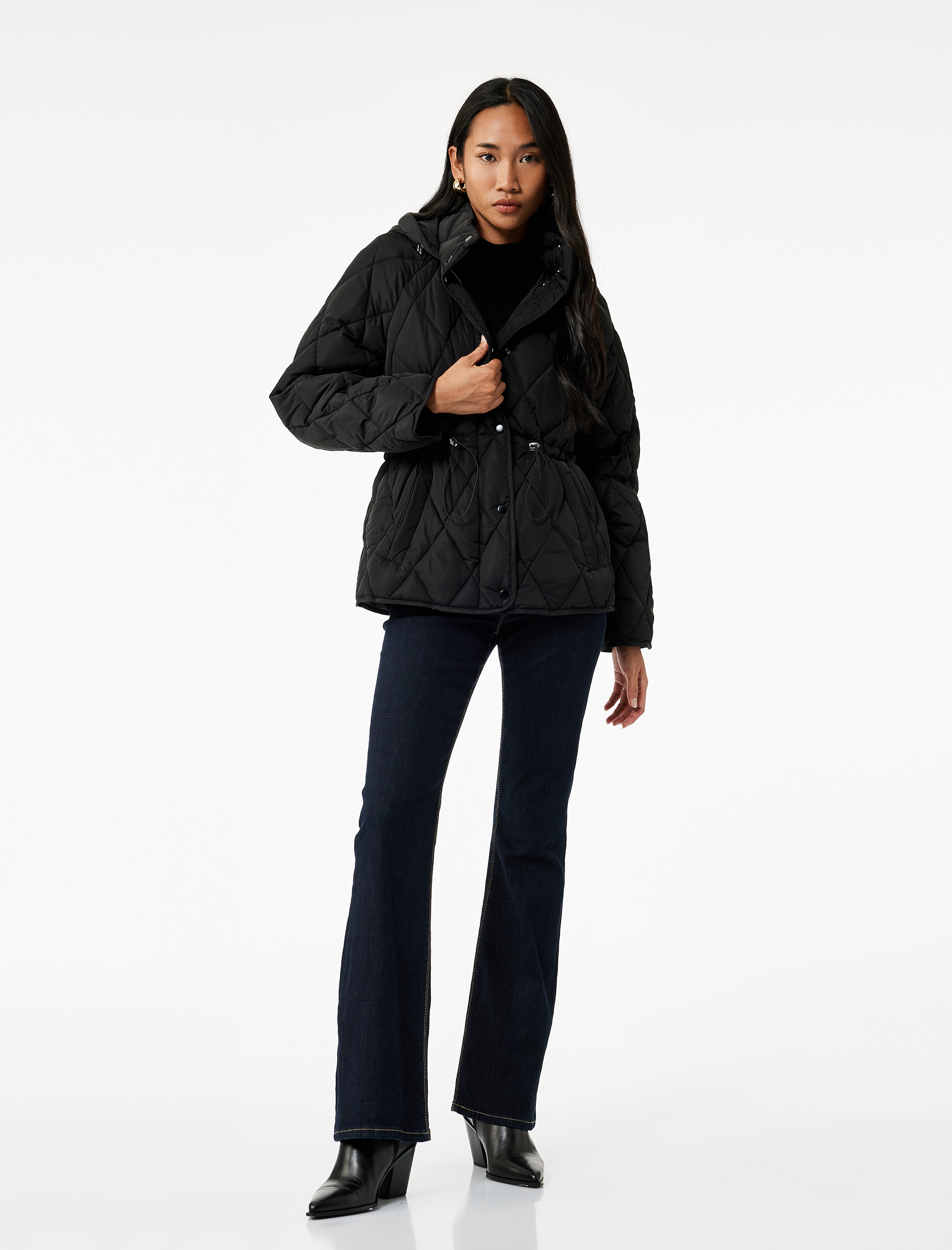   Beli Bağcıklı Uzun Kollu Cepli Su İtici Kapüşonlu Kapitone Şişme Mont