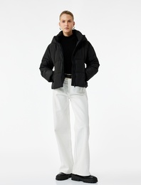 Su İtici Uzun Kollu Cepli Fermuarlı Kapüşonlu Kısa Şişme Mont