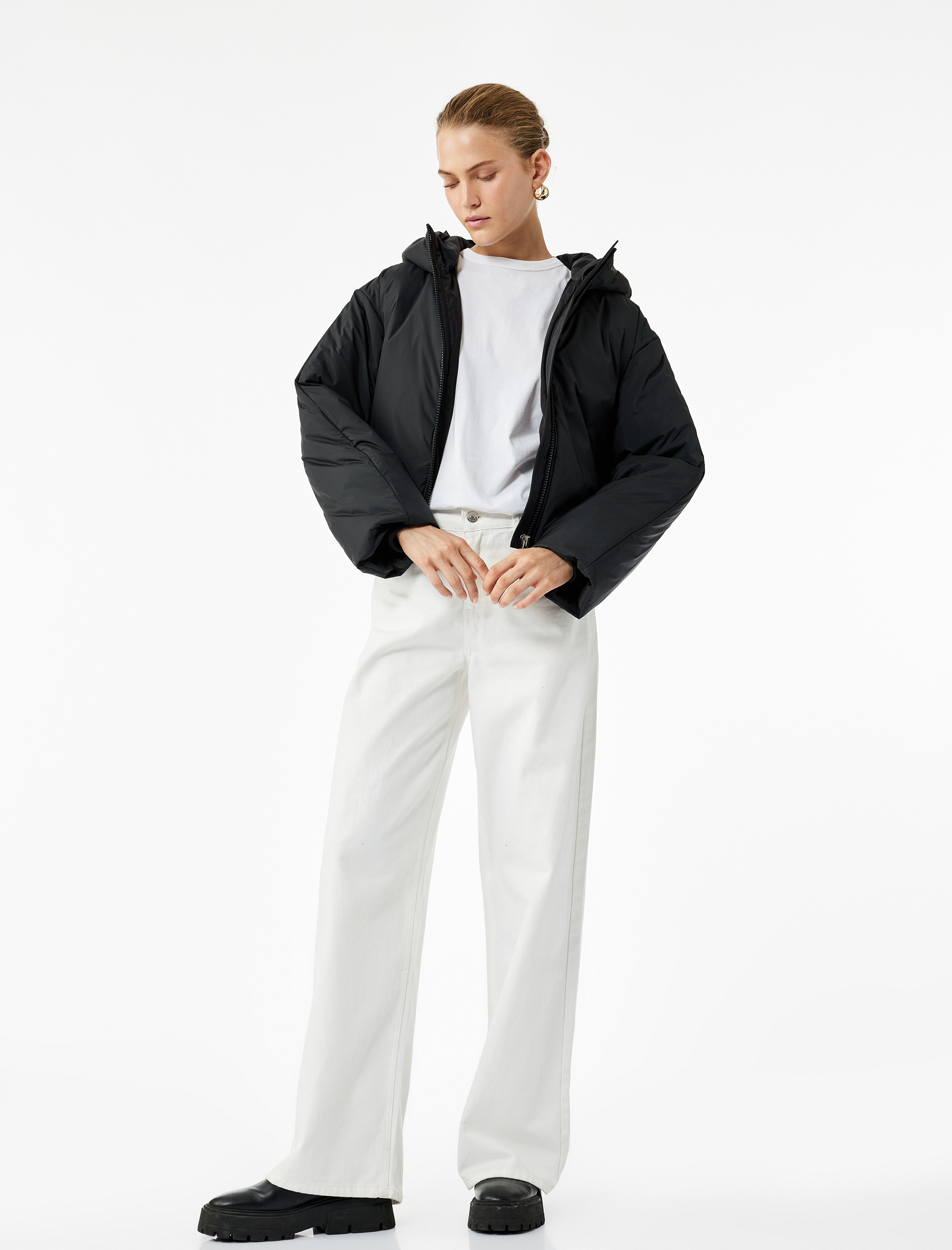   Fermuarlı Uzun Kollu Su İtici Kapüşonlu Crop Şişme Mont