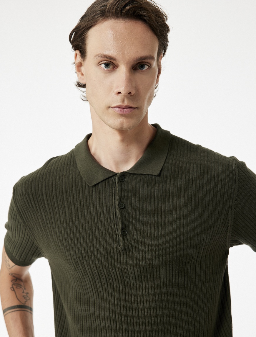   Regular Fit Kısa Kollu Pamuklu Dokulu Düğmeli Polo Yaka Triko Tişört