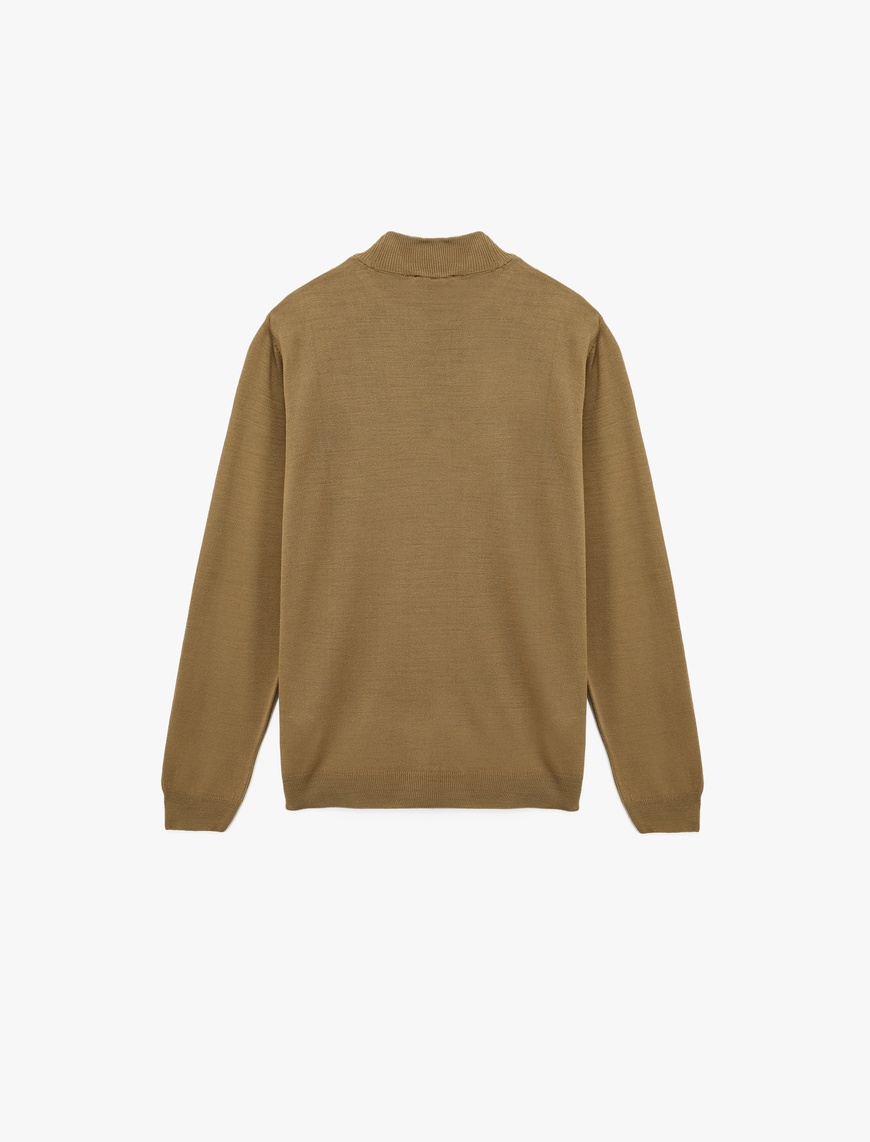   Uzun Kollu Regular Fit Dik Yaka Basic Triko Kazak