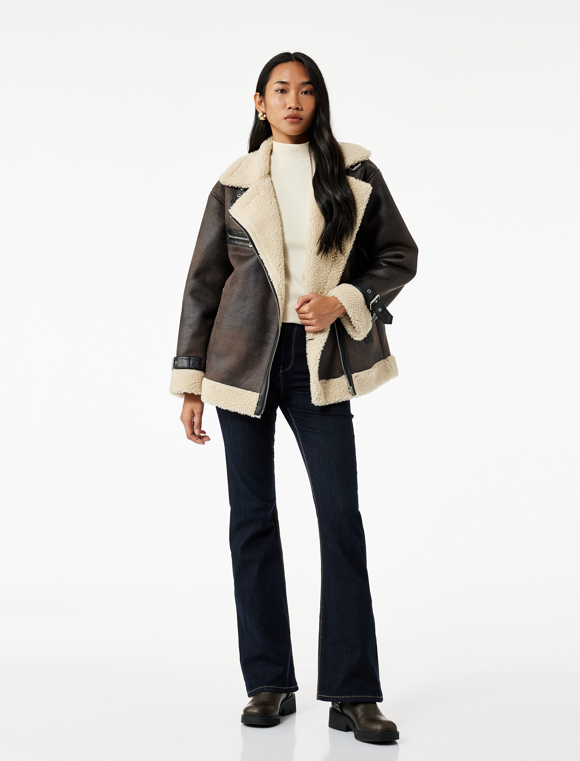   Peluş Yaka Astarlı Uzun Kollu Cepli Fermuarlı Deri Görünümlü Ceket