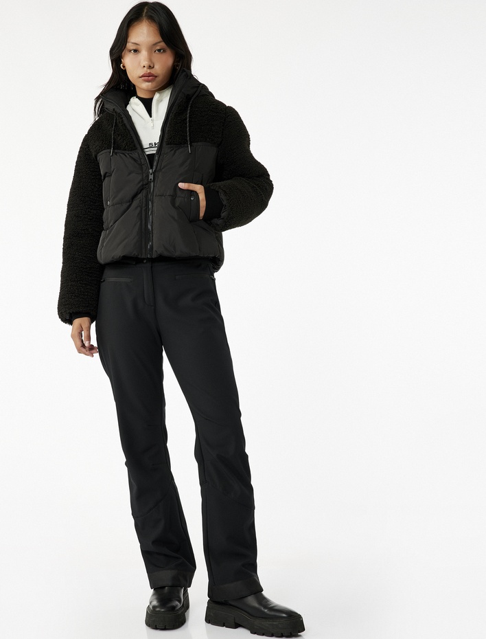  Kapüşonlu Uzun Kollu Peluş Detaylı Baskılı Şişme Mont