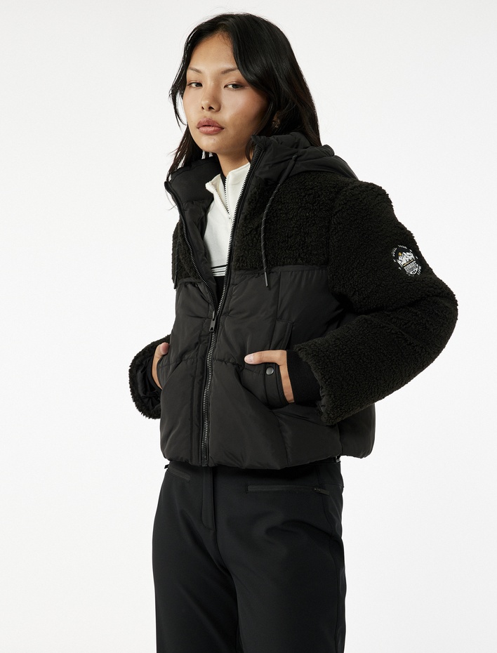  Kapüşonlu Uzun Kollu Peluş Detaylı Baskılı Şişme Mont