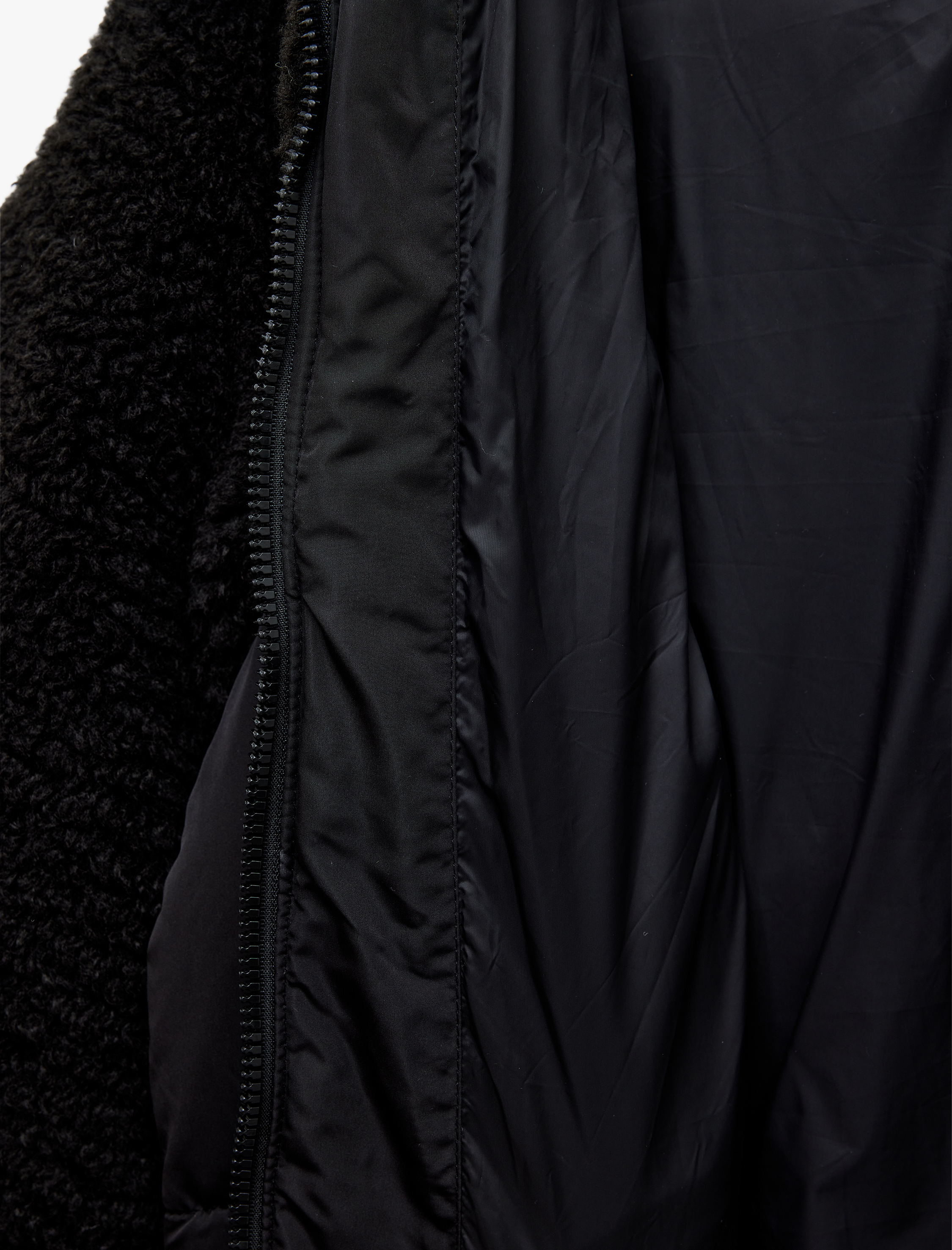 Kapüşonlu Uzun Kollu Peluş Detaylı Baskılı Şişme Mont