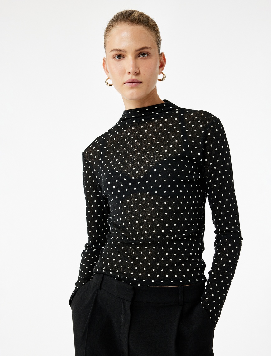   Slim Fit Uzun Kollu Dik Yaka Puantiyeli Tişört