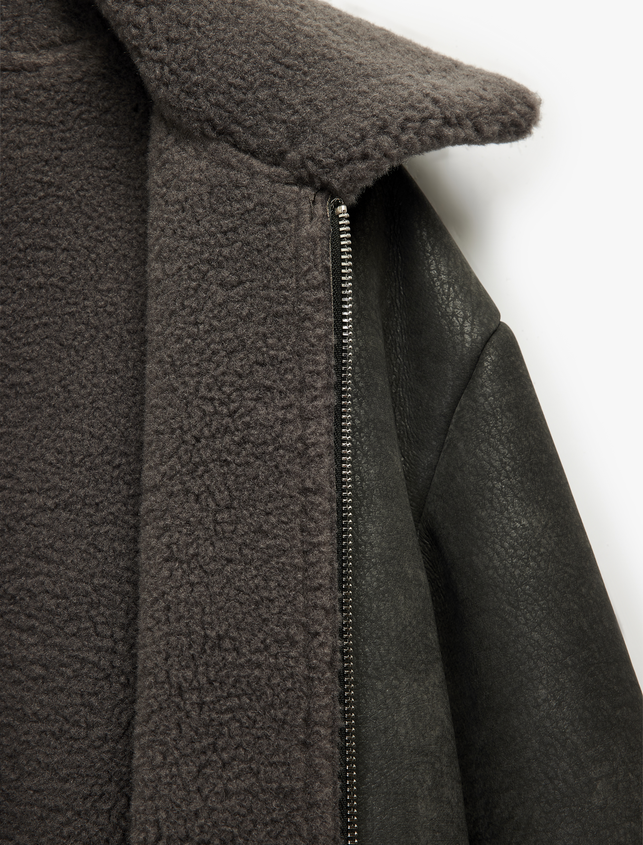   Uzun Kollu Fermuarlı Crop Peluş Yaka Süet Görünümlü Biker Ceket