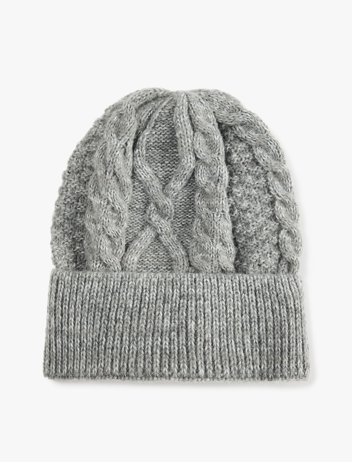 Kadın Katlı Saç Örgüsü Detaylı Triko Örgü Bere