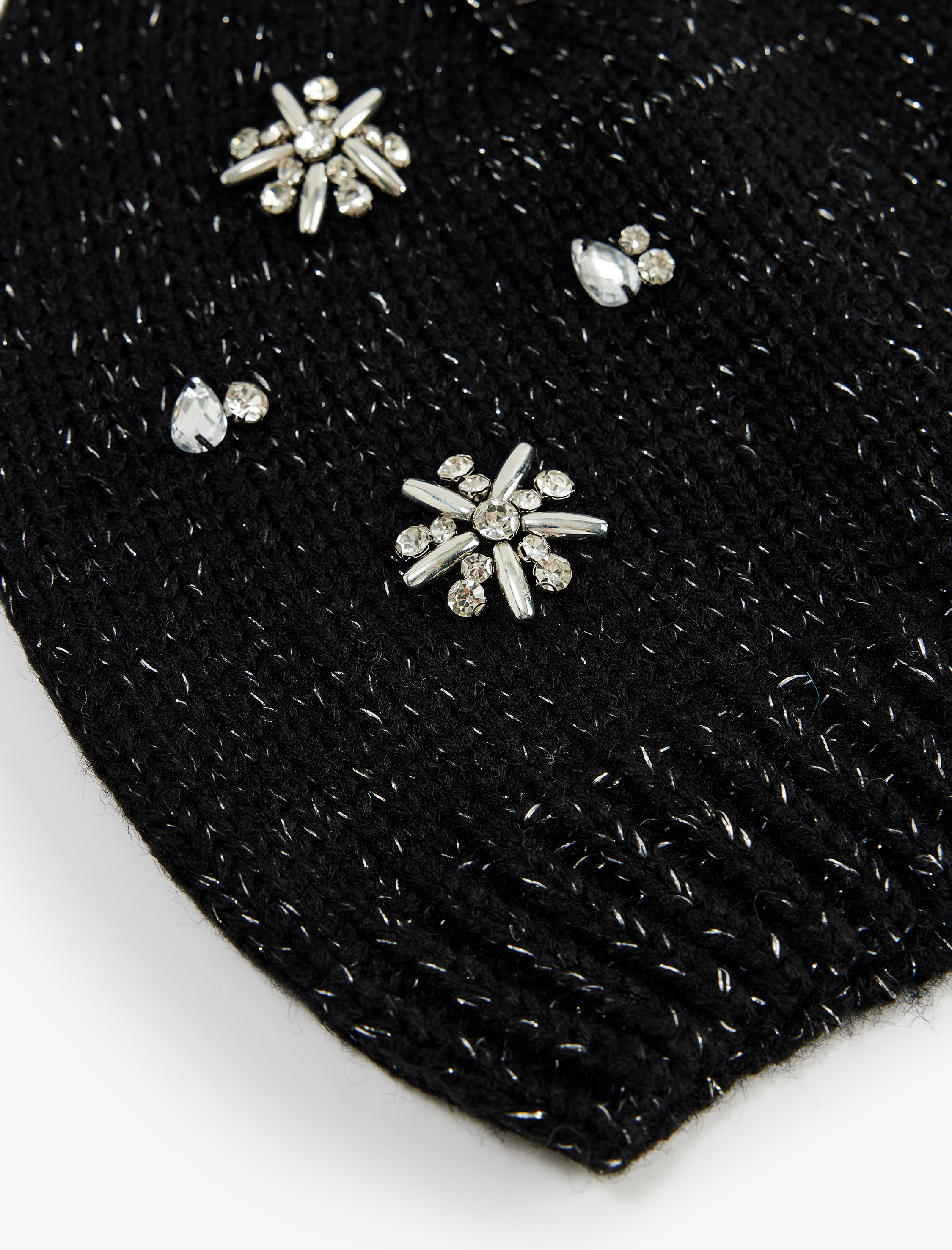  Kadın Taşlı Simli Kış Temalı Örgü Bere