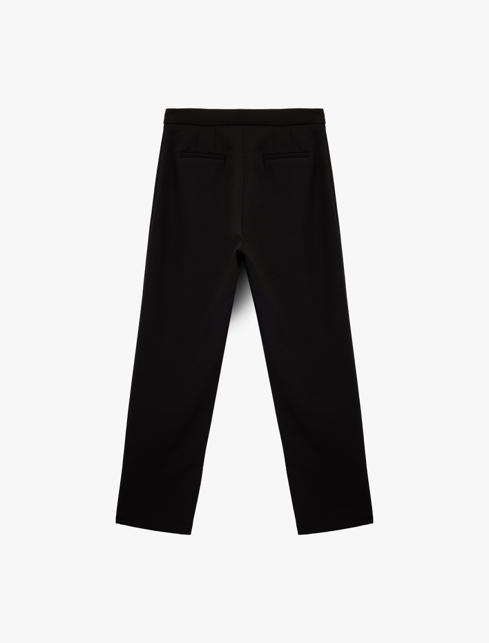  Aksesuar Detaylı Havuç Kesim Kumaş Pantolon