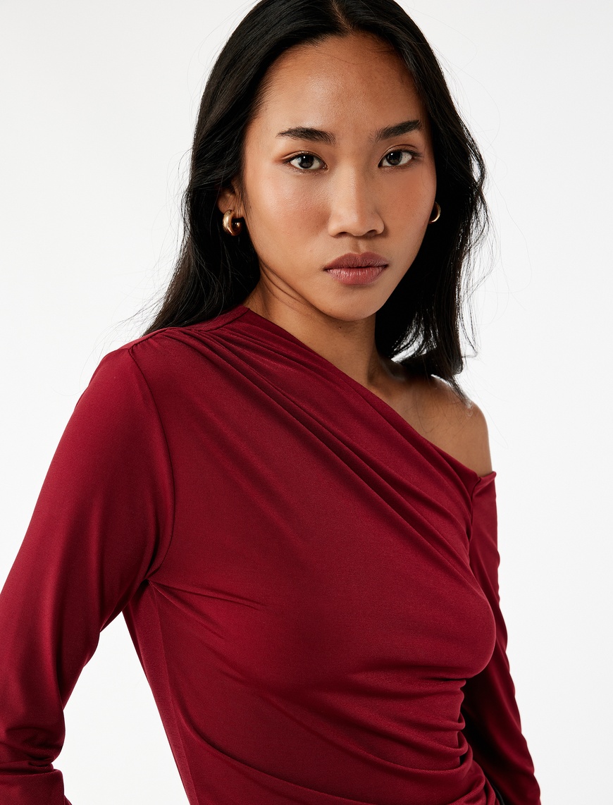   Slim Fit Drape Detaylı Uzun Kollu Asimetrik Tek Omuz Tişört