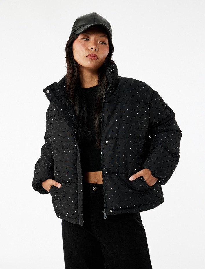  Dik Yaka Fermuarlı Cep Detaylı Taşlı Şişme Mont