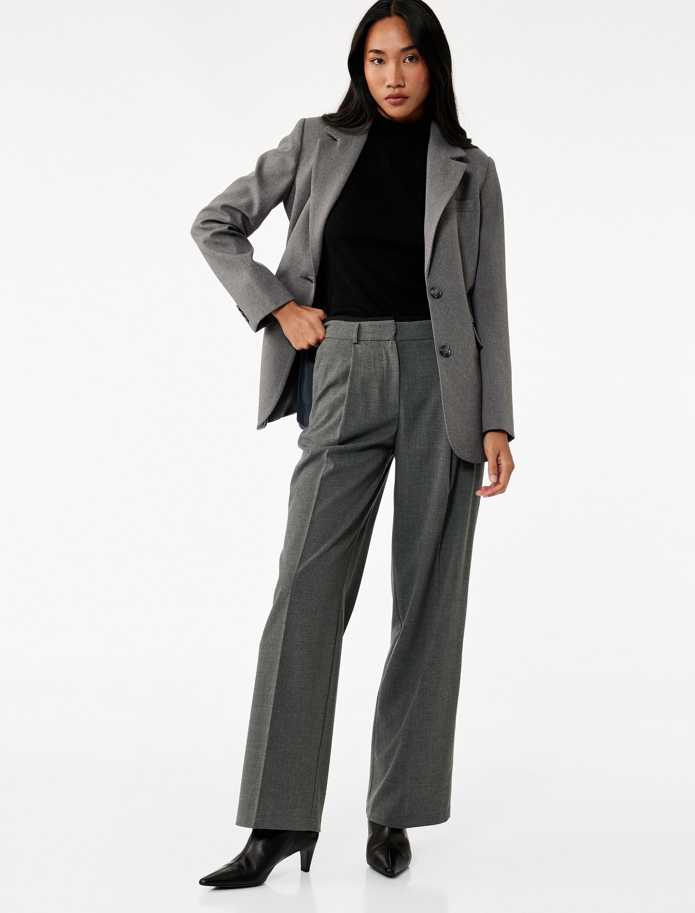   Pile Detaylı Cepli Geniş Paça Kumaş Pantolon