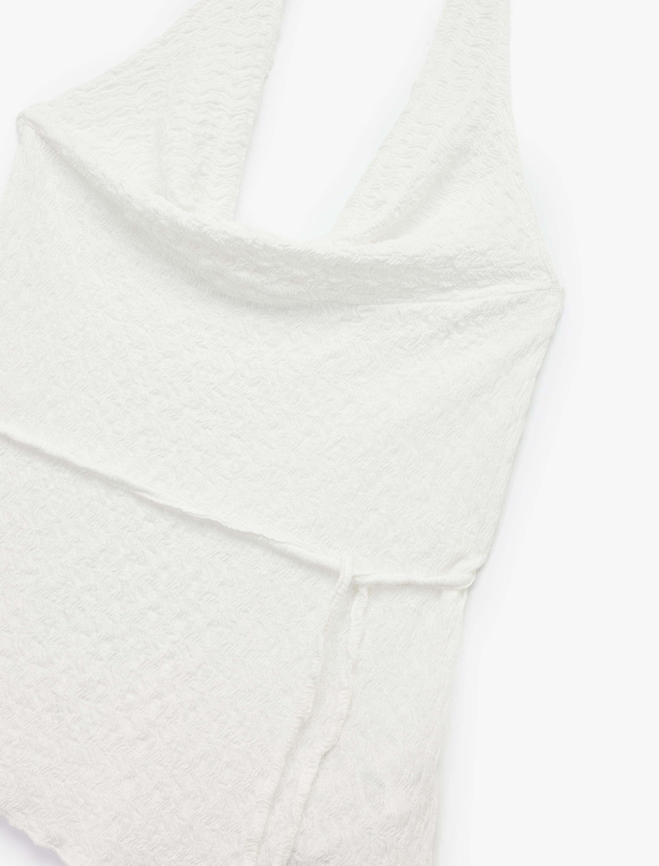   Bağlama Detaylı Slim Fit Bürümcük Asimetrik Kesim Kolsuz Degaje Yaka Bluz