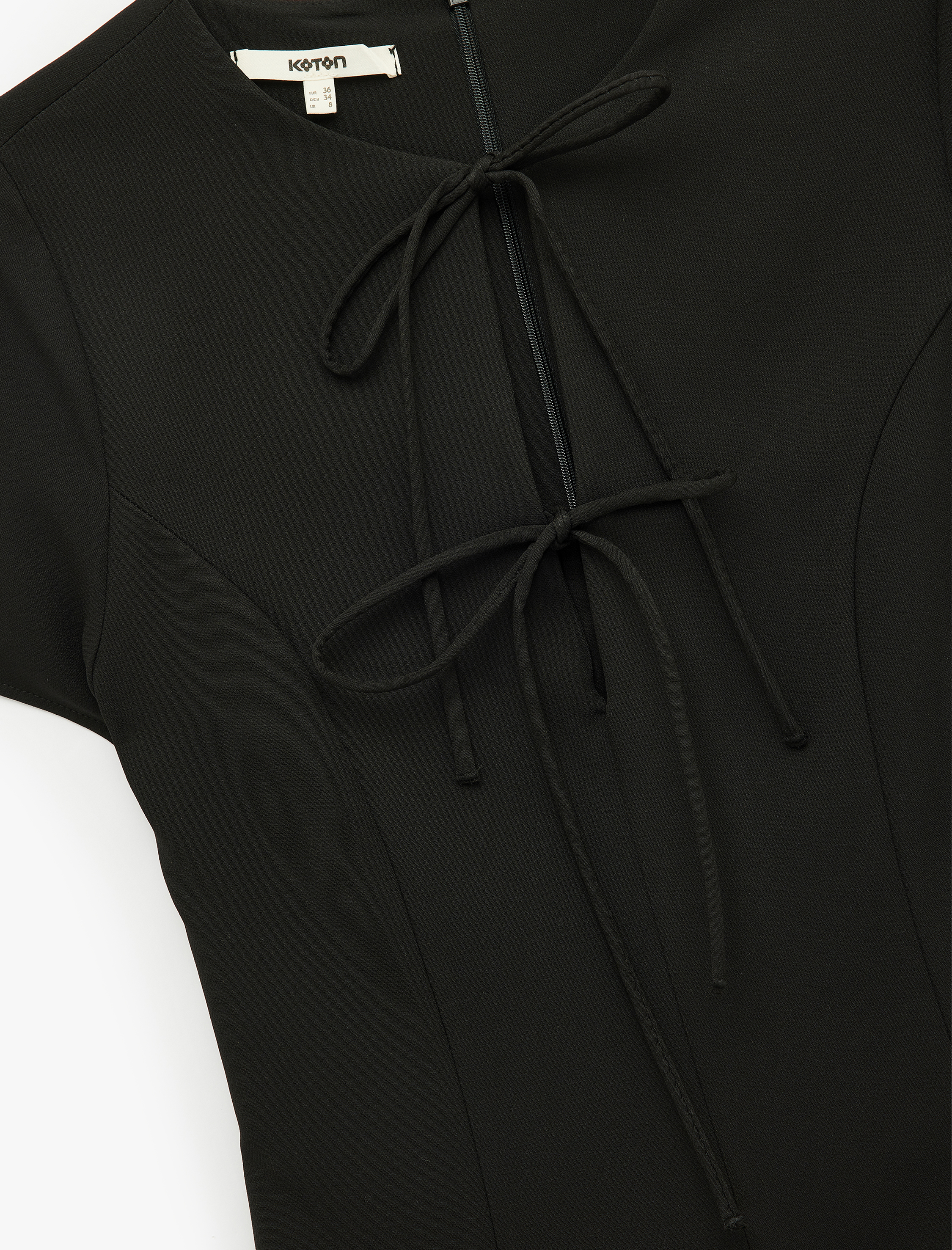   Yuvarlak Yaka Fiyonk Bağlamalı Kısa Kollu Mini Kloş Elbise