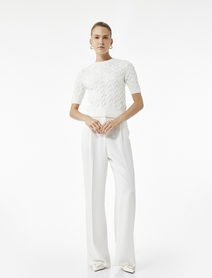  İnci İşleme Detaylı Kısa Kollu Bisiklet Yaka Saç Örgü Kazak