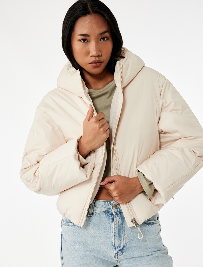  Fermuarlı Uzun Kollu Su İtici Kapüşonlu Crop Şişme Mont