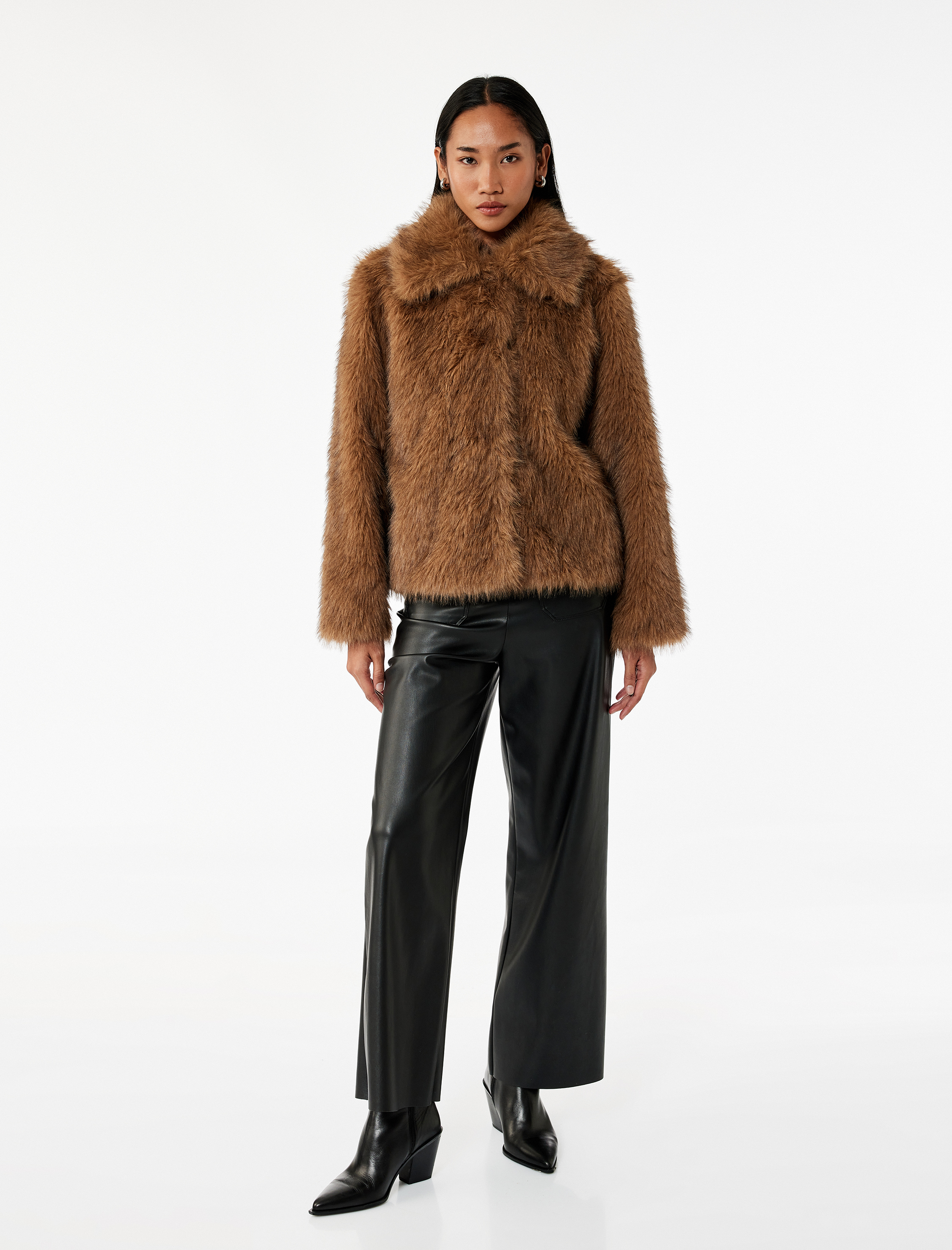   Kruvaze Yaka Uzun Kollu Crop Suni Kürk Ceket